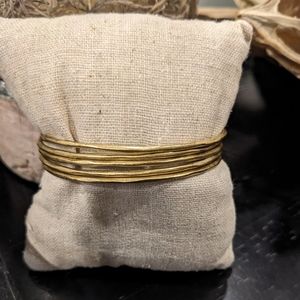 Stella & Dot Quinn Cuff bracelet